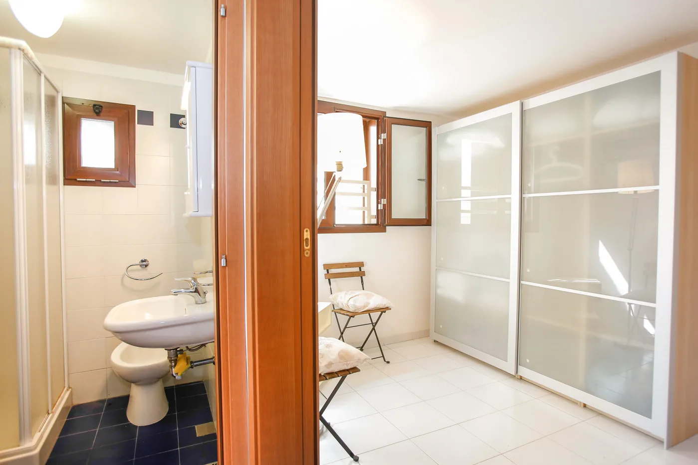 Bagno con doccia al piano terra Casa Lido Donnalucata