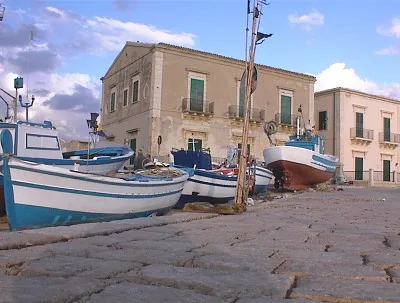 Porto di Donnalucata in Sicilia